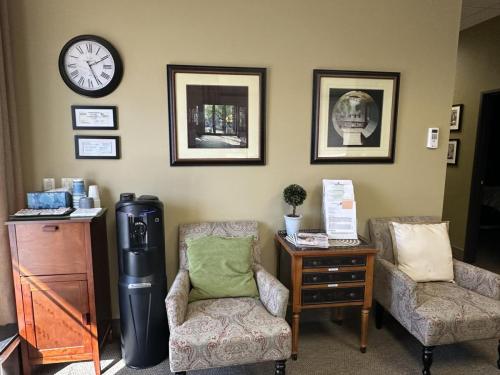 Waiting area & tea and water station